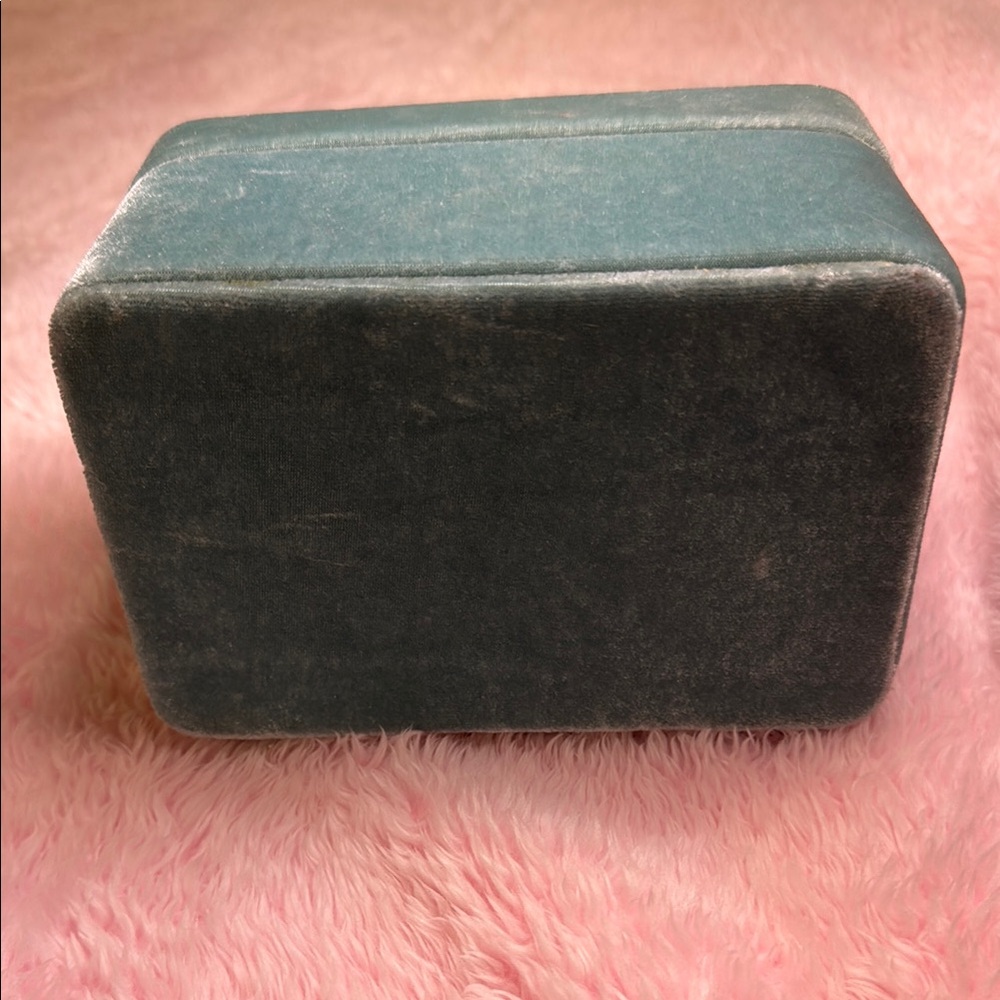 Miu Miu Velvet Jewelry Box - Picture 3 of 6